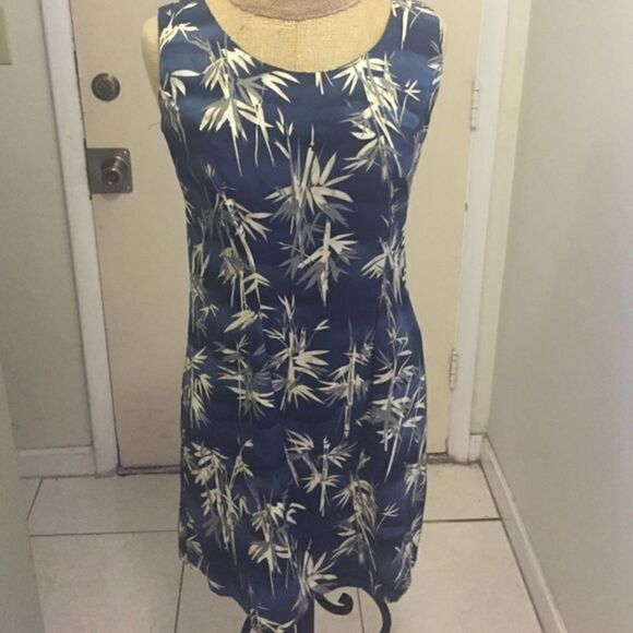 Luau dress  - Picture 1 of 3